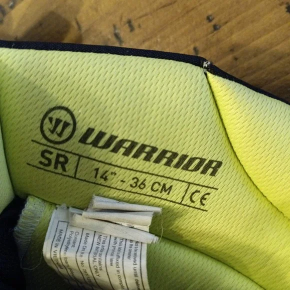 Warrior Alpha DX5 Hockey Gloves Senior 14 Inch Black White Ice Hockey SR 14-36cm - Picture 6 of 8